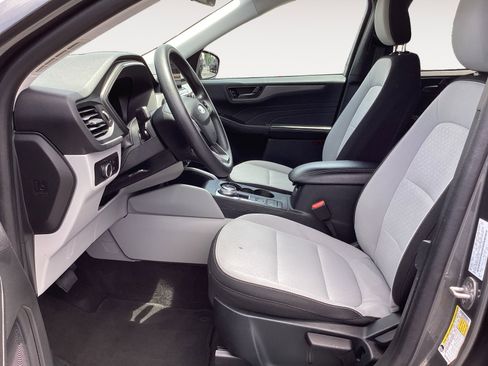 Used 2025 Ford Escape Active AWD/4WD image 25