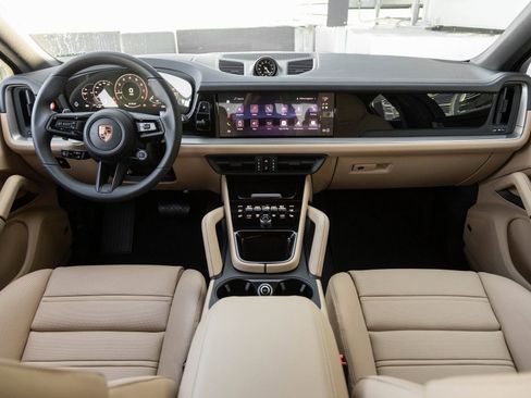 Used 2026 Porsche Cayenne Coupe image 12