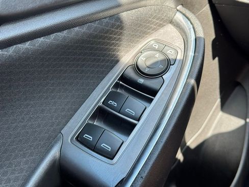 Used 2018 Chevrolet Malibu LT image 27