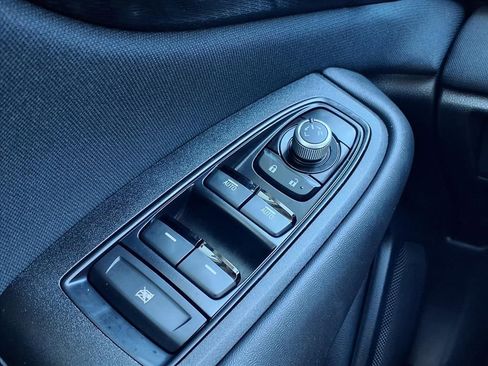 Used 2025 Subaru Outback Premium image 29