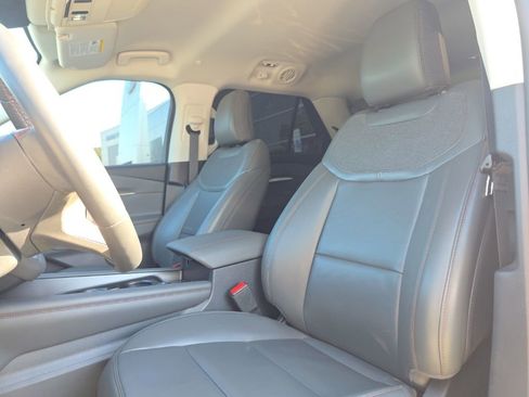 Used 2025 Ford Explorer Active w/ Active Comfort Package AWD/4WD image 9