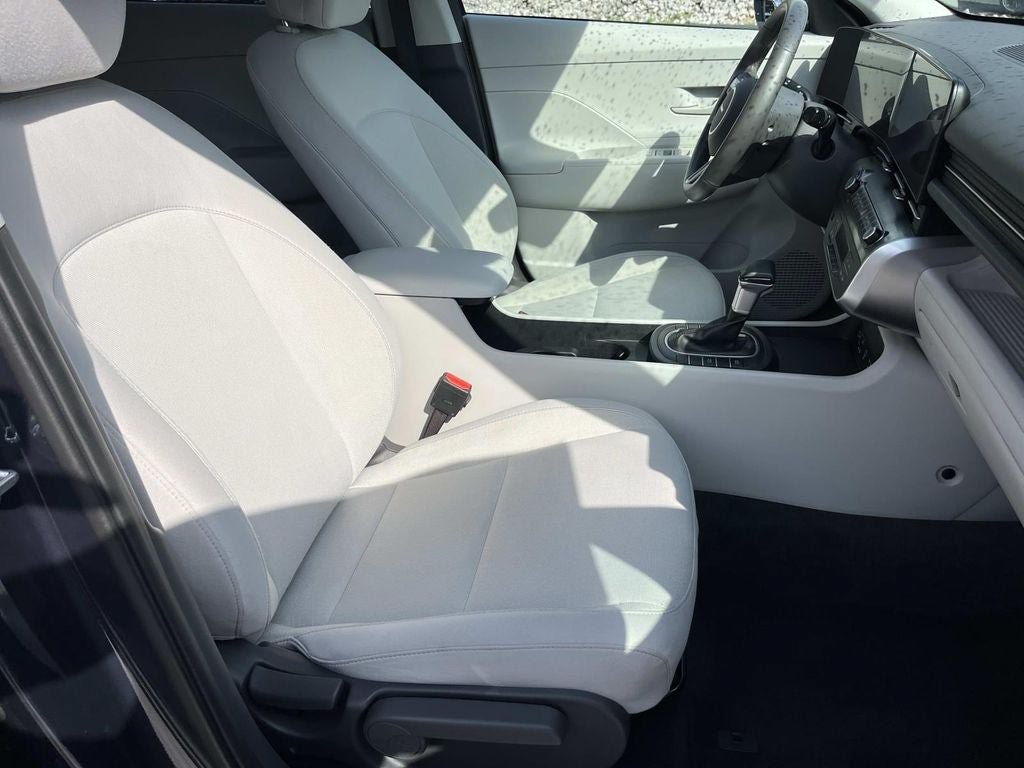 Used 2025 Hyundai Kona SEL AWD/4WD image 24