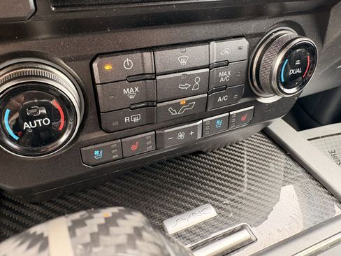 Used 2018 Ford F150 Raptor w/ Equipment Group 802A Luxury image 29