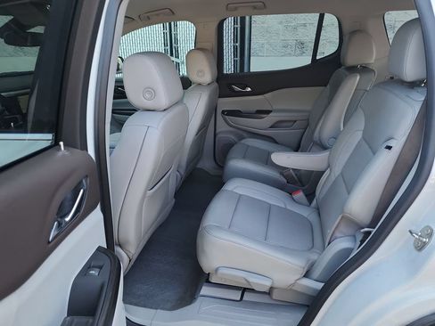 Used 2023 GMC Acadia SLT w/ Preferred Package FWD image 23