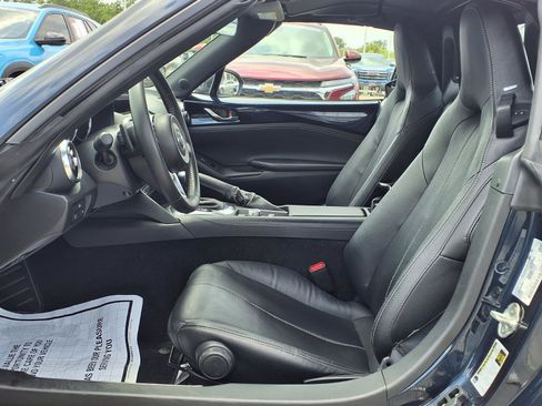 Used 2025 MAZDA MX-5 Miata RF Grand Touring RWD image 9