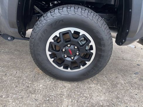 Used 2025 Toyota Tacoma TRD Off-Road AWD/4WD image 27