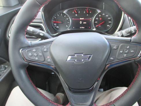 Used 2024 Chevrolet Equinox RS FWD image 18