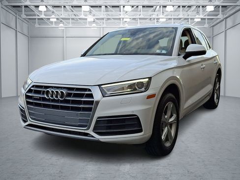 Used 2020 Audi Q5 2.0T Premium w/ Convenience Package AWD/4WD image 3