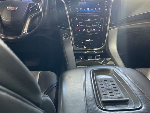 Used 2017 Cadillac Escalade ESV Platinum image 9