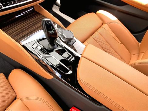 Used 2023 BMW 530i w/ M Sport Package image 17