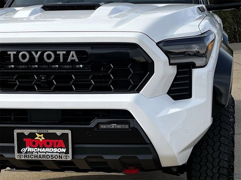 Used 2025 Toyota Tacoma TRD Pro image 8