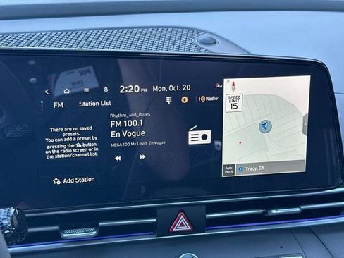 New 2025 Hyundai Elantra SEL image 14