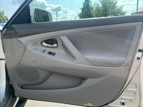 Used 2007 Toyota Camry LE FWD image 19