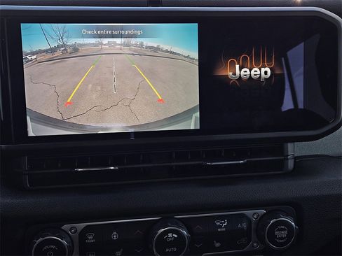 Used 2024 Jeep Wrangler Unlimited w/ Convenience Group image 13