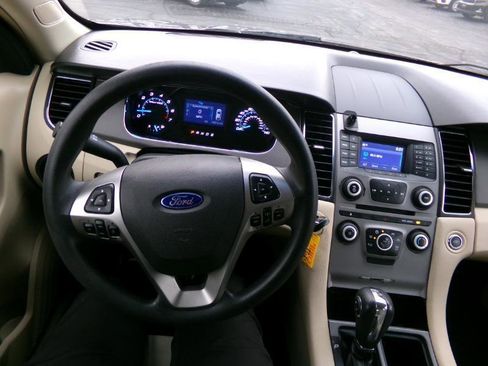 Used 2016 Ford Taurus SE FWD image 14