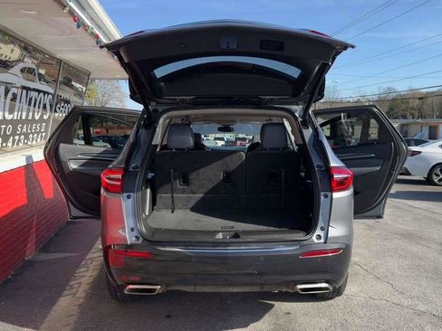 Used 2020 Buick Enclave Essence image 24