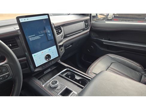 Used 2024 Ford Expedition Limited RWD image 15