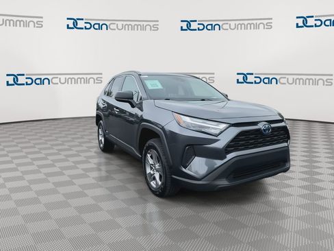 Used 2023 Toyota RAV4 LE AWD/4WD image 2