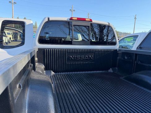 Used 2006 Nissan Frontier XE w/ (G01) XE Preferred Pkg image 15