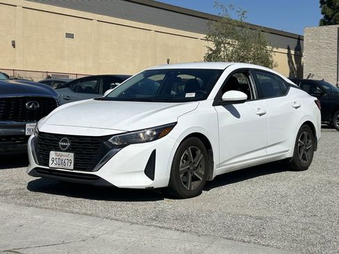 Certified 2025 Nissan Sentra SV image 2
