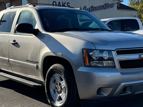 Used 2008 Chevrolet Avalanche LS AWD/4WD image 2