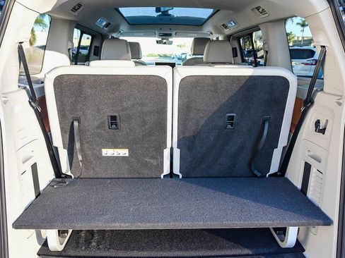 Used 2025 Volkswagen ID. Buzz 1st Edition image 30