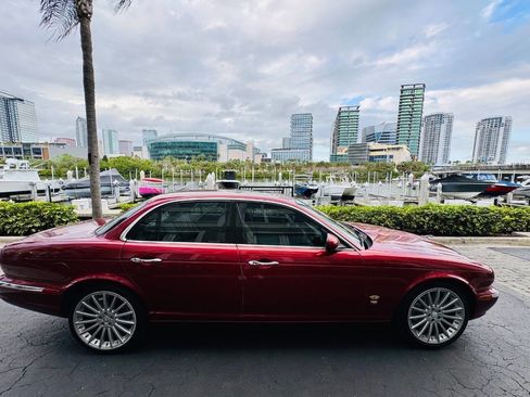 Used 2007 Jaguar XJ8 image 9