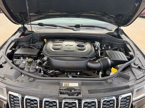 Used 2020 Jeep Grand Cherokee Laredo AWD/4WD image 47