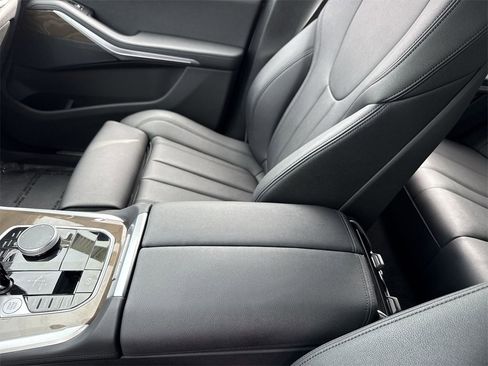 Used 2022 BMW X5 sDrive40i w/ Climate Comfort Package image 21