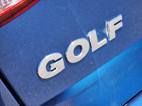 Certified 2021 Volkswagen Golf 4-Door FWD image 8