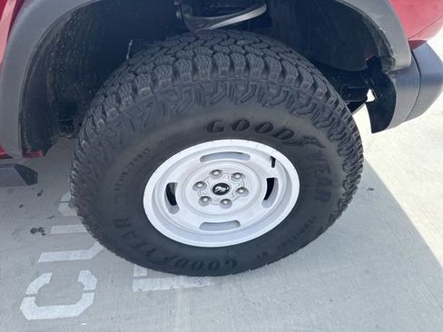 Used 2025 Ford Bronco Heritage Edition image 12