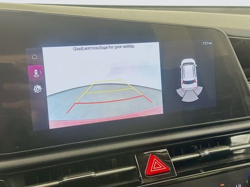 Certified 2025 Kia Niro EX Touring image 12