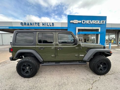 Used 2021 Jeep Wrangler Unlimited Sport AWD/4WD image 10