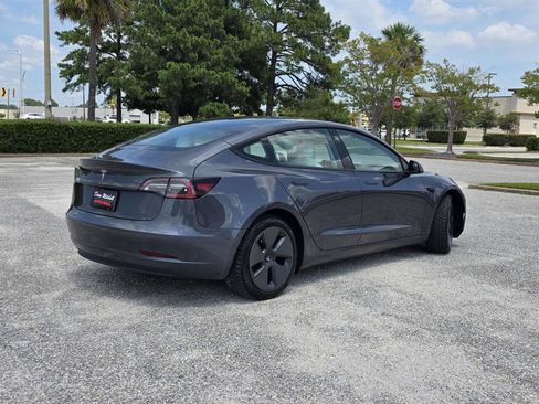 Used 2022 Tesla Model 3 Standard Range RWD image 5