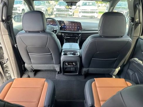 New 2027 Chevrolet Traverse Z71 w/ Driver Confidence Package AWD/4WD image 15