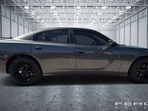 Used 2021 Dodge Charger SXT w/ Leather Interior Group RWD image 6