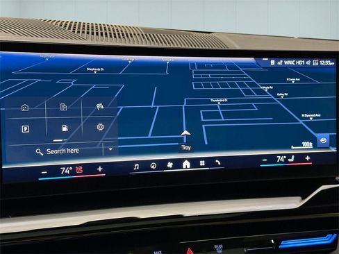 Used 2024 BMW 530i xDrive w/ Premium Package image 28