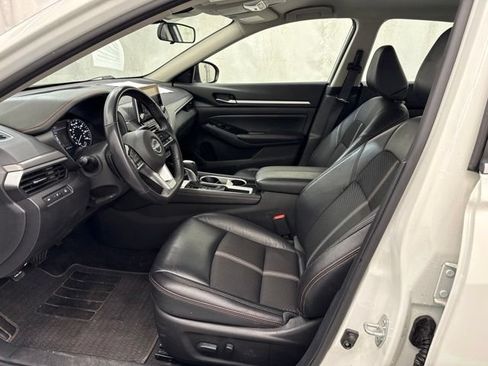 Used 2024 Nissan Altima 2.5 SR FWD image 19