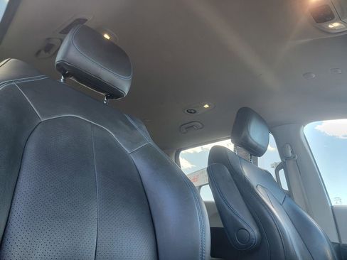 Certified 2021 Chrysler Pacifica Touring-L image 24