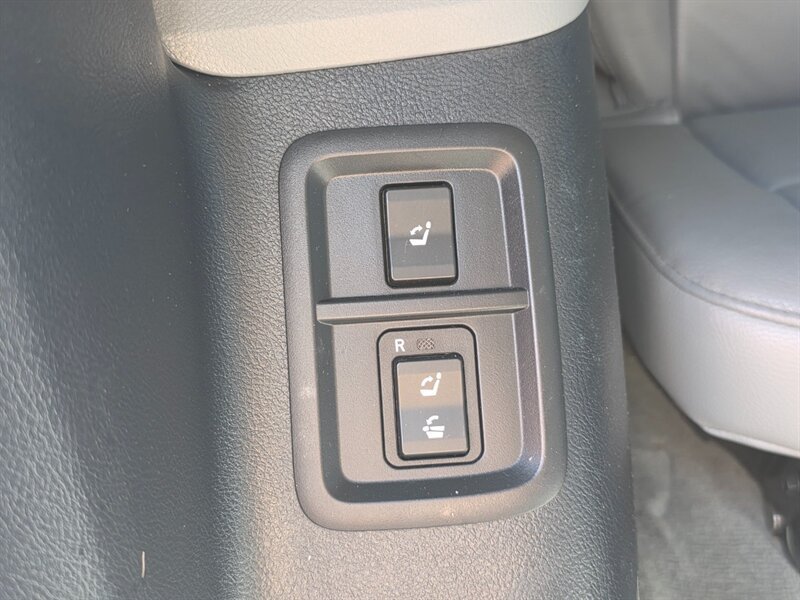 Used 2008 Toyota Sequoia Limited AWD/4WD image 58