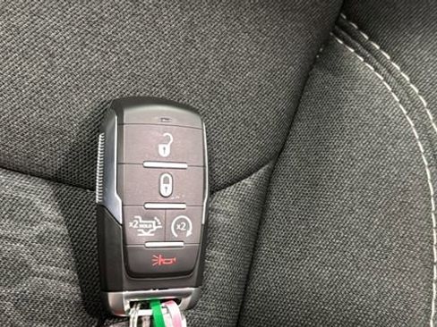 Used 2025 RAM 1500 Big Horn AWD/4WD image 9
