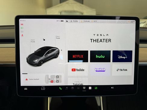 Used 2018 Tesla Model 3 Long Range RWD image 17