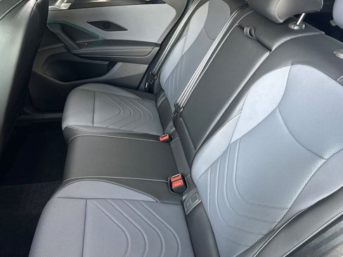New 2026 Volkswagen Tiguan SE AWD/4WD image 10