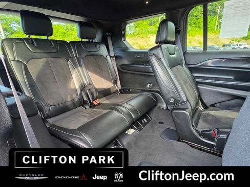 Used 2023 Jeep Grand Cherokee L Laredo AWD/4WD image 20