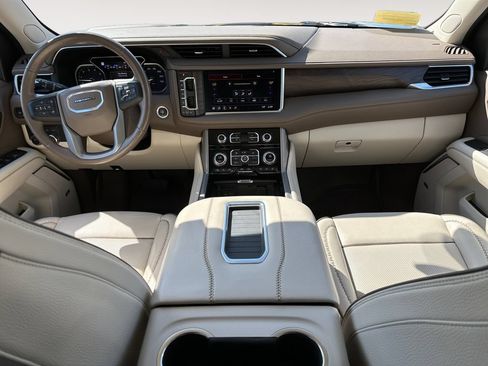 Used 2021 GMC Yukon Denali w/ LPO, Illumination Package AWD/4WD image 11