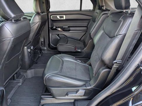 Used 2022 Ford Explorer ST w/ ST Street Pack image 18