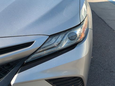 Used 2019 Toyota Camry XSE image 12