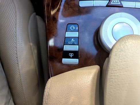 Used 2010 Mercedes-Benz S 550 4MATIC image 29