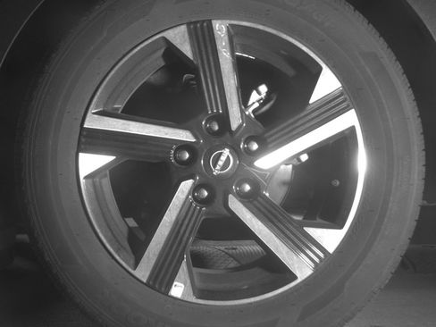 Used 2025 Nissan Sentra SV FWD image 14
