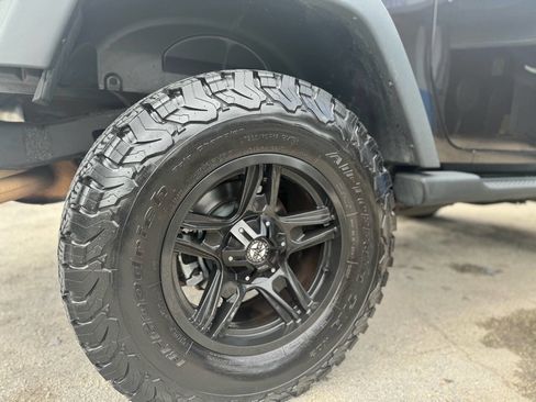 Used 2013 Jeep Wrangler Sport image 9